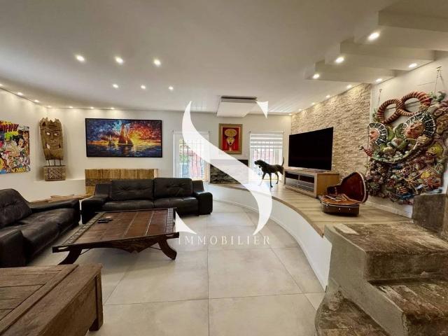 Appartement de 5 pièces de luxe en vente à Vallauris, Provence Alpes Côte d'Azur