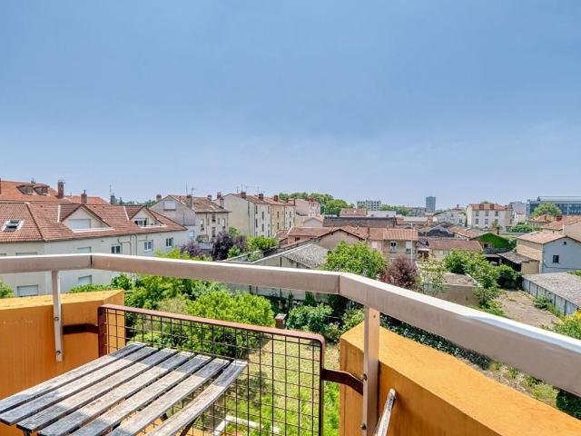 Appartement de 67 m² + balcon + cave