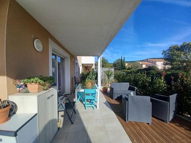 Appartement de 64m2 2 chambres jardin parking