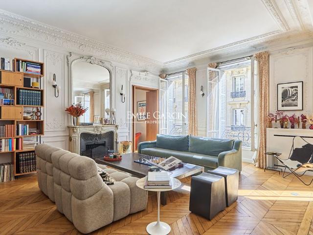 Appartement de 6 pièces de luxe en vente à Champs Elysées, Madeleine, Triangle d’or, Paris, Île de France