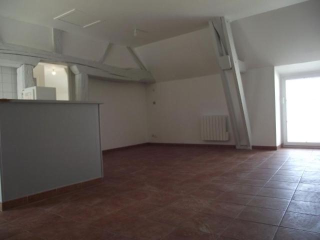 Appartement de 70m2 à louer sur Courchamps