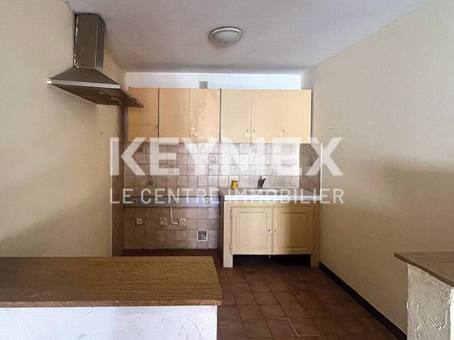 Appartement de 87m2 à rénover au coeur de Sollies Pont
