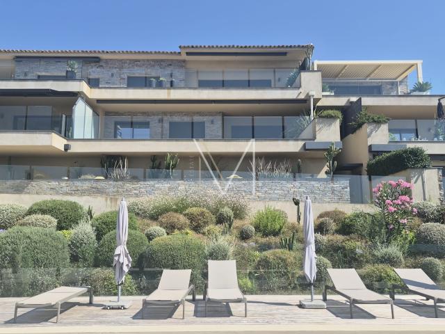 APPARTEMENT de 83m2 + 41m2 TERRASSE / D'EXCEPTION VUE MER DANS RESIDENCE DE STANDING STE MAXIME