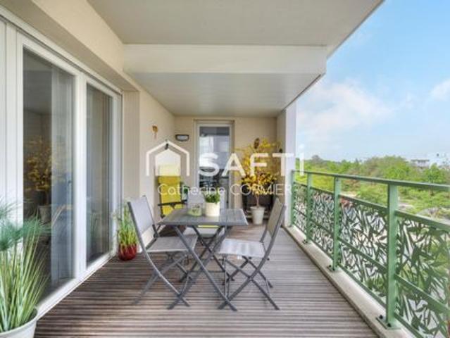 Appartement de 81 m² avec terrasse, garage double