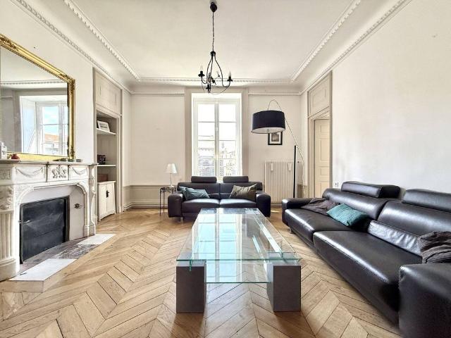 Appartement de 8 pièces de luxe en vente à Clermont Ferrand, France