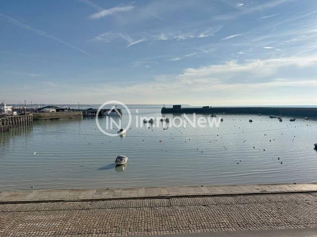Appartement de 95 m² 4 pièces VUE MER PORT DE PECHE