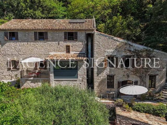 Appartement de 9 pièces de luxe en vente à Carros, Provence Alpes Côte d'Azur