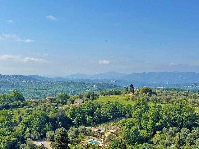 Appartement de 9 pièces de luxe en vente à Châteauneuf Grasse, Provence Alpes Côte d'Azur