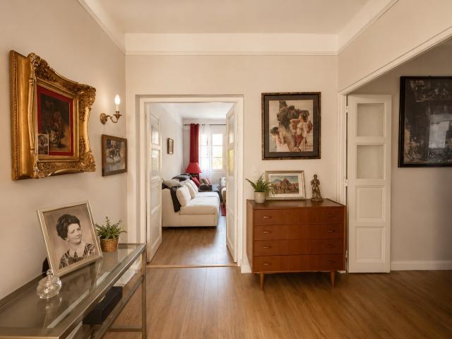Appartement de 108 m2, de type T4, traversant et lumineux