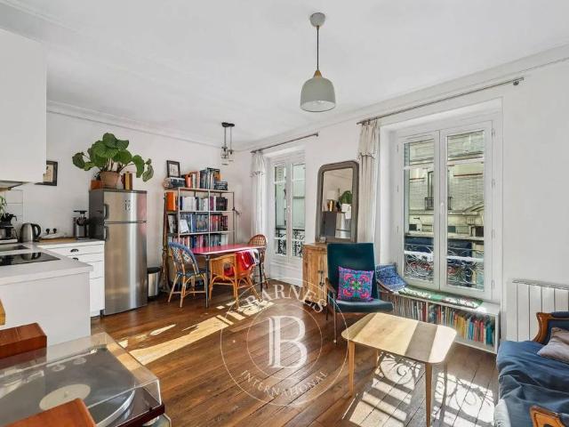 Appartement de 1 chambres de luxe en vente à Montmartre, Abbesses, Grandes Carrières, France