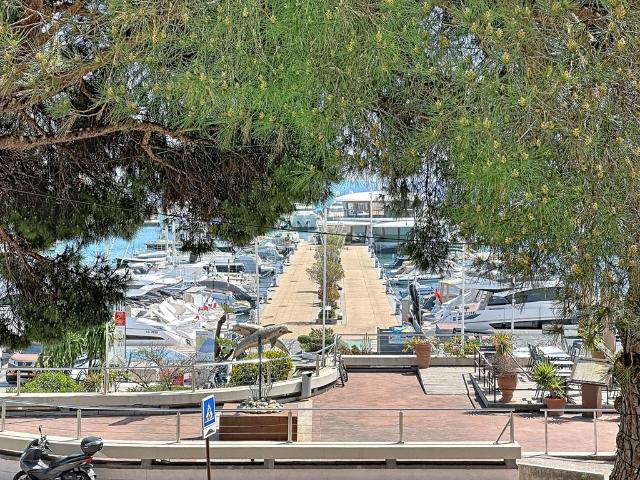 Appartement de 1 pièces de luxe en location à Mandelieu, Provence Alpes Côte d'Azur