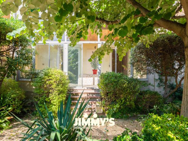 Appartement de 224m2 en rez de jardin au coeur de Périer