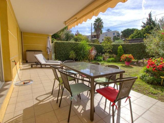 Appartement de 2 chambres de luxe en location à Golfe Juan, Provence Alpes Côte d'Azur