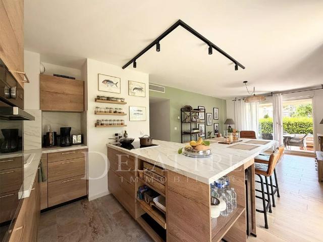 Appartement de 2 chambres de luxe en vente à Antibes, France