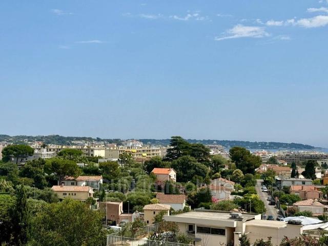 Appartement de 2 chambres de luxe en vente à Antibes, France