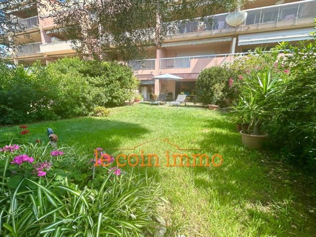 Appartement de 2 chambres de luxe en vente à Antibes, Provence Alpes Côte d'Azur