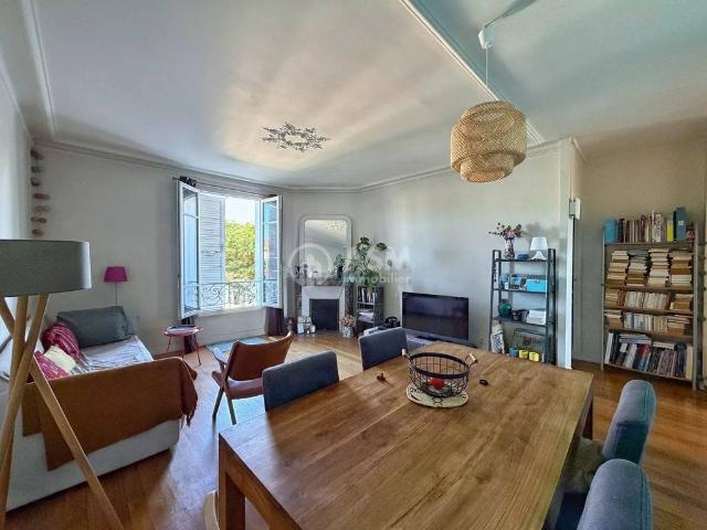 Appartement de 2 chambres de luxe en vente à Bois Colombes, France