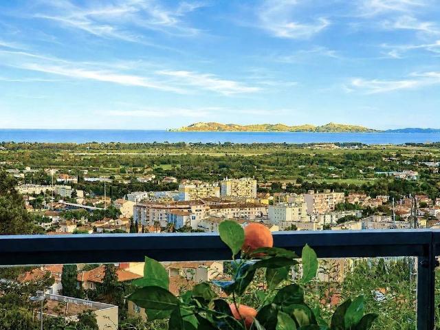 Appartement de 2 chambres de luxe en vente à Hyères, Provence Alpes Côte d'Azur