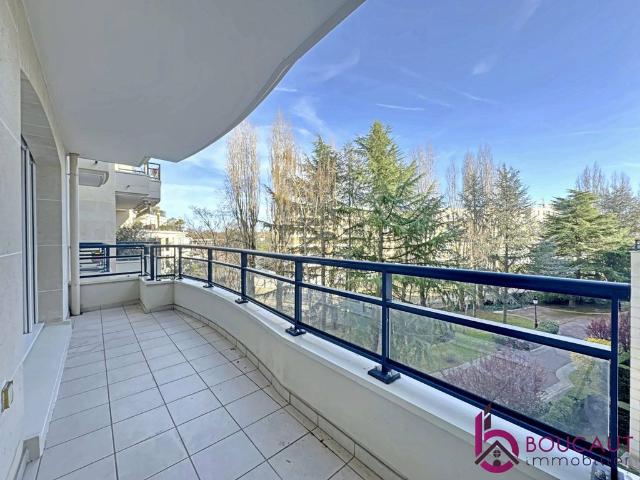 Appartement de 2 chambres de luxe en vente à Le Plessis Robinson, France