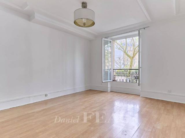 Appartement de 2 chambres de luxe en vente à Monceau, Courcelles, Ternes, France