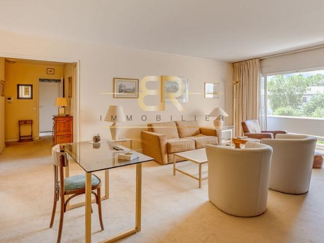 Appartement de 2 chambres de luxe en vente à Motte Picquet, Commerce, Necker, Paris, Île de France