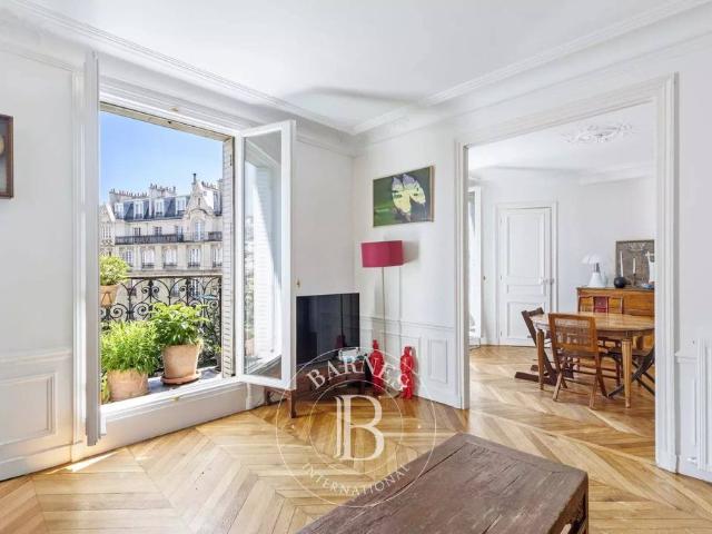 Appartement de 2 chambres de luxe en vente à Motte Picquet, Commerce, Necker, Paris, Île de France