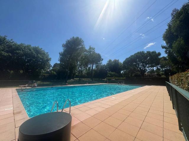 Appartement de 2 chambres de luxe en vente à Mougins, France