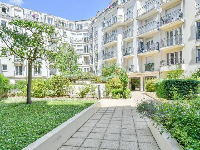 Appartement de 2 chambres de luxe en vente à Saint Maurice, France