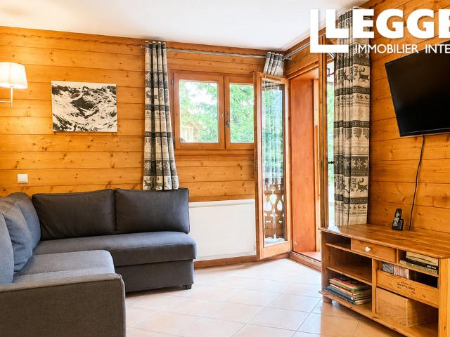 Appartement de 2 chambres en rez de chaussée, au calme, avec parking privatif