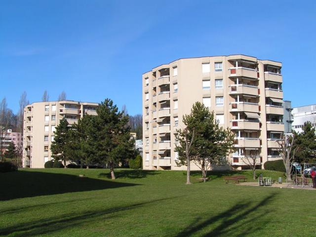Appartement de 2 pièces au 1er étage avec balcon à Ecublens