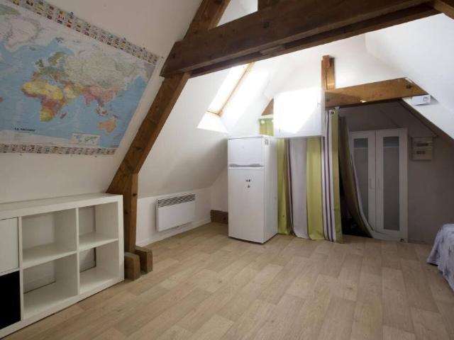 Appartement de 2 pièces avec deux caves et un parking à ve