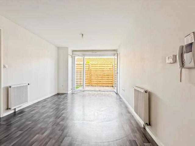 Appartement de 2 pièces de 43 m² au Rdc à Royan avec Terrass. 43m² Royan