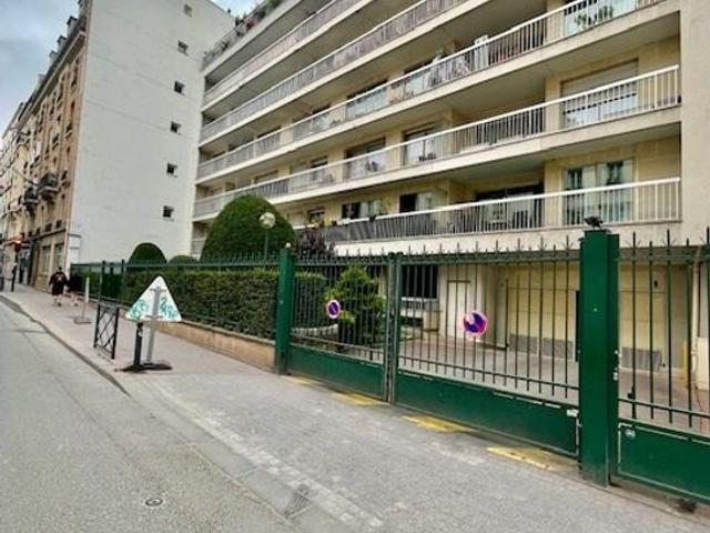 Appartement de 2 pièces de luxe en vente à Saint Mandé, France