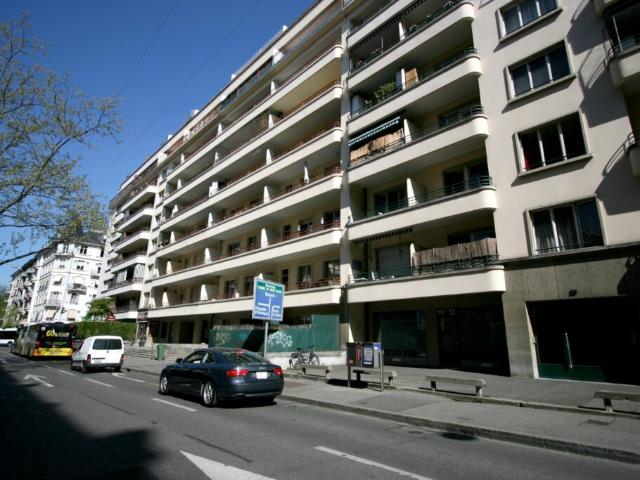 Appartement de 2,5 pièces avec balcon à Champel Florissant Régie du Centre