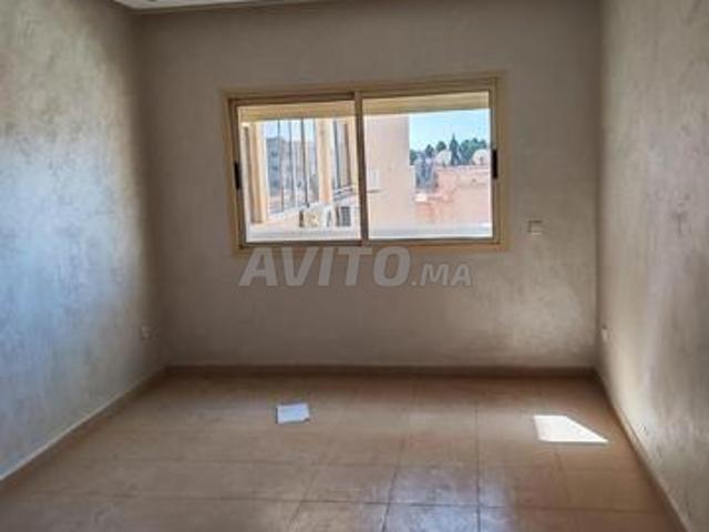 Appartement de 3 chambre salon a vendre