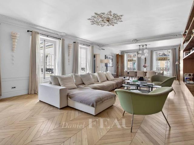 Appartement de luxe 4 chambres en vente à Tour Eiffel, Invalides – Ecole Militaire, Saint Thomas d’Aquin, France