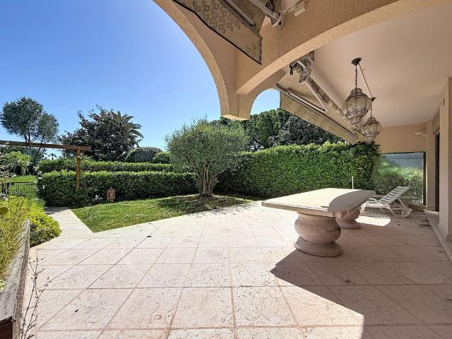 Appartement de 3 chambres de luxe en vente à Villeneuve Loubet, France