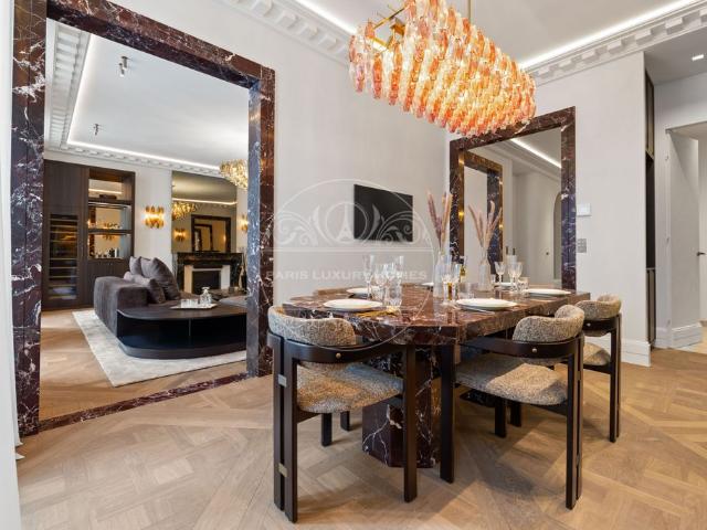 Appartement de 3 chambres de luxe en vente à Chatelet les Halles, Louvre Tuileries, Palais Royal, Paris, Île de France