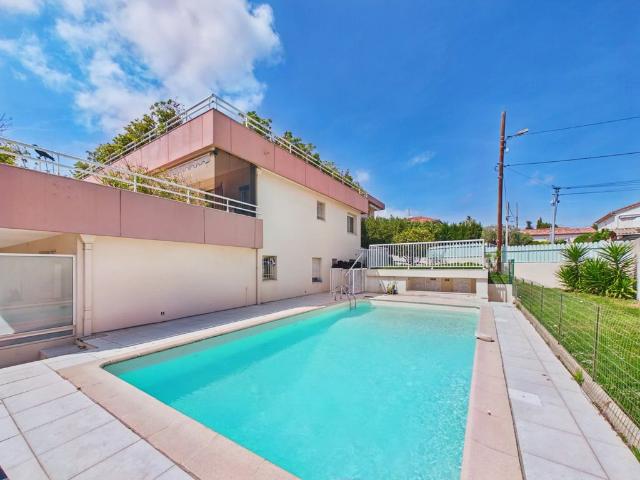 Appartement de 3 chambres de luxe en vente à Juan les Pins, France