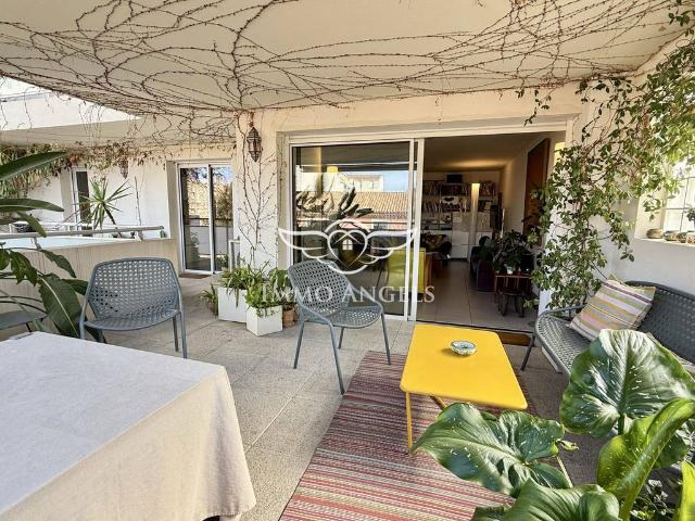 Appartement de 3 chambres de luxe en vente à Nîmes, France
