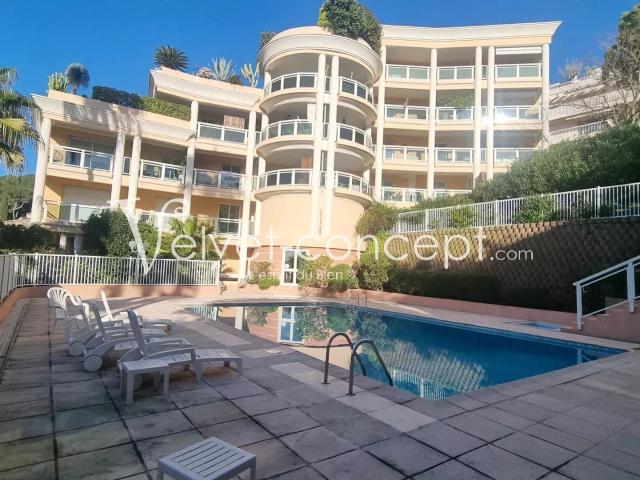 Appartement de 3 pièces vue mer, belle terrase, piscine 71m² Le Cannet