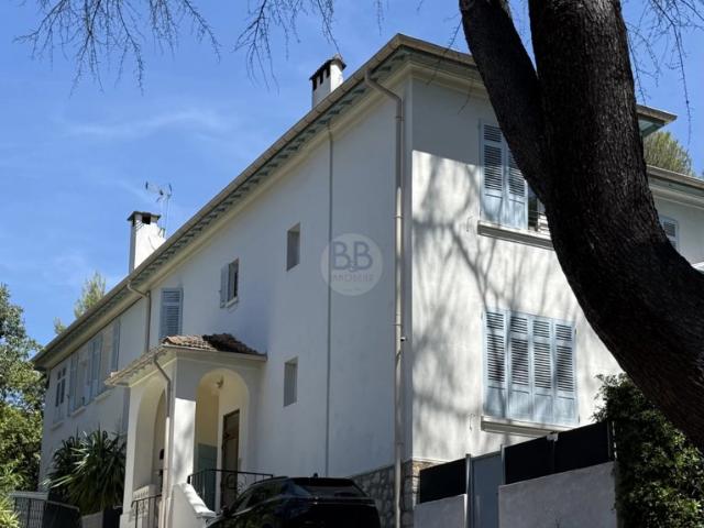 Appartement de 3 pièces au calme Cannes Oxford / Républiqu