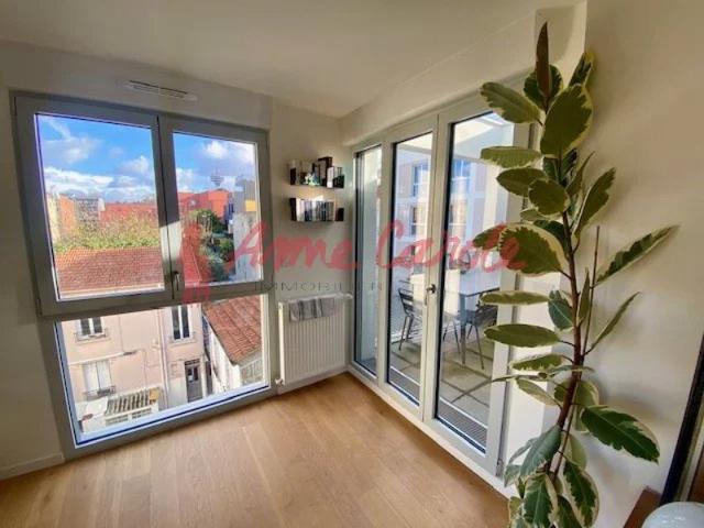 Appartement de 3 pièces de 64.60m2 avec terrasse en dernier