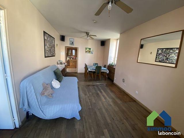 Appartement de 3 pièces de 68.90 m² avec cuisine aménagée, proche de la gare RER
