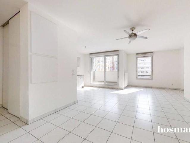 Appartement de 3 pièces de 70,1m² avec balcon et garage Limite Lyon 3 Villeurbanne
