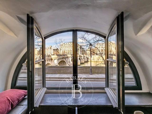 Appartement de 3 pièces de luxe en vente à Chatelet les Halles, Louvre Tuileries, Palais Royal, Paris, Île de France
