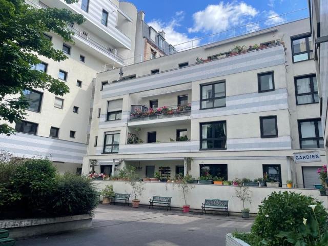 Appartement de 3 pièces de luxe en vente à Belleville, Père Lachaise, Ménilmontant, France