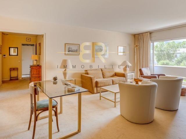 Appartement de 3 pièces de luxe en vente à Motte Picquet, Commerce, Necker, Paris, Île de France