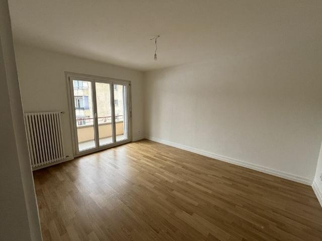Appartement de 3 pièces entièrement rénové avec balcon