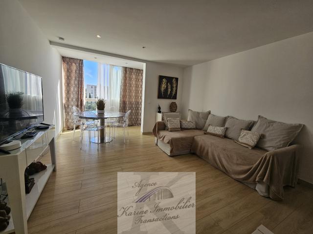 APPARTEMENT DE 3 PIECES ENTIEREMENT RENOVE AVEC CAVE ET PARKING